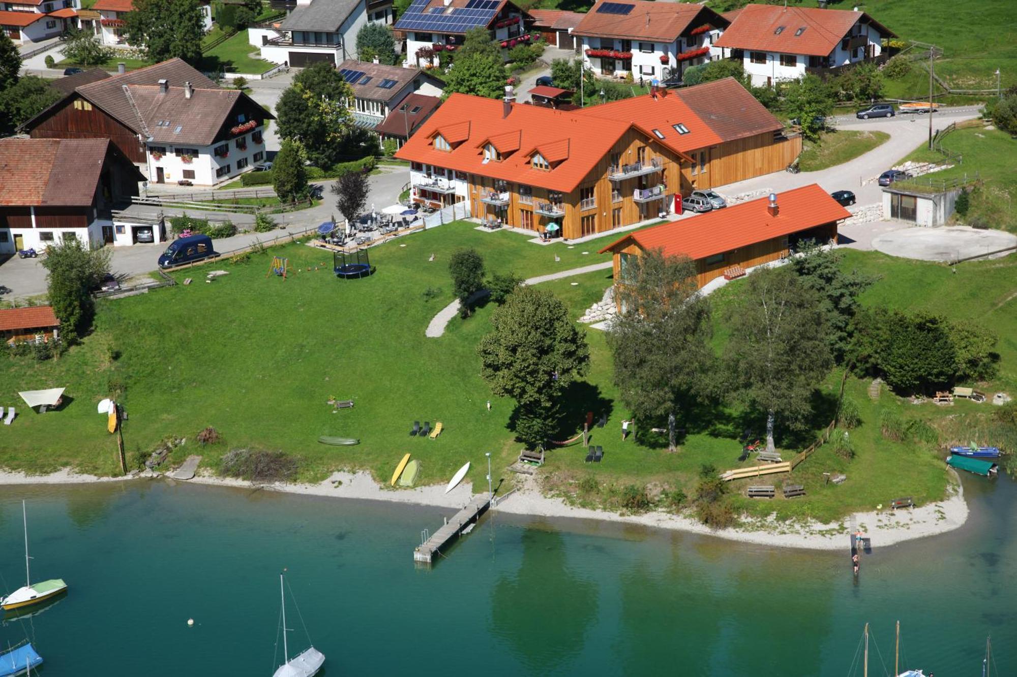 Seehotel Und Appartements Schnoeller Rieden Exterior foto