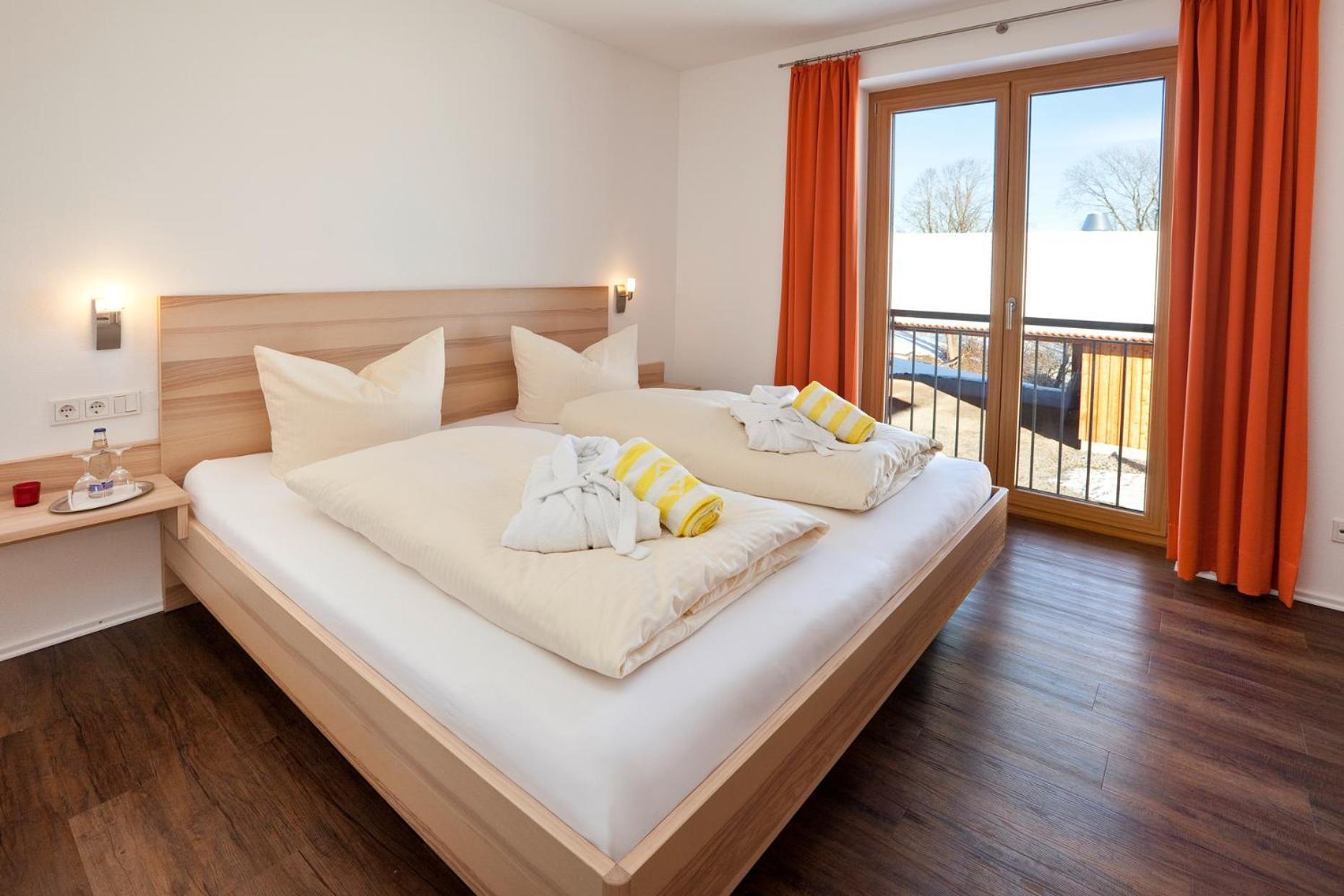 Seehotel Und Appartements Schnoeller Rieden Exterior foto